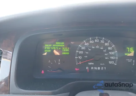 2002 Lincoln Town Car Cartier from USA, damaged, VIN 1LNHM85W12Y667761